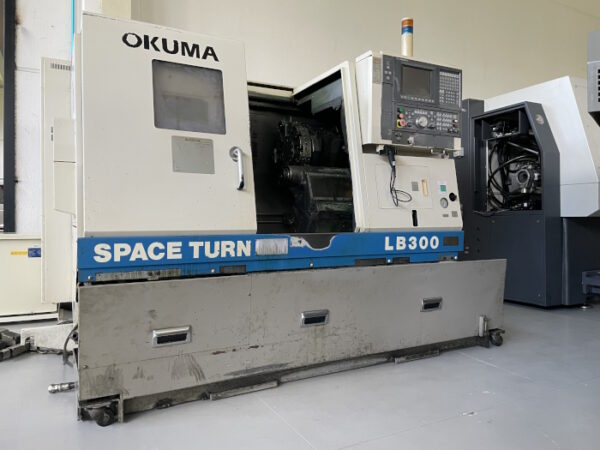 Tornio CNC usato OKUMA LB300
