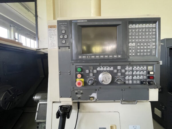 Tornio CNC usato OKUMA LB300 controllo