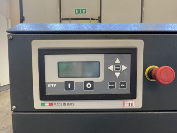 Compressore a vite usato FINI K-MAX 7,5 particolare display di controllo